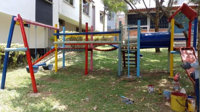 Así quedaron los juegos infantiles en el barrio Cachipay