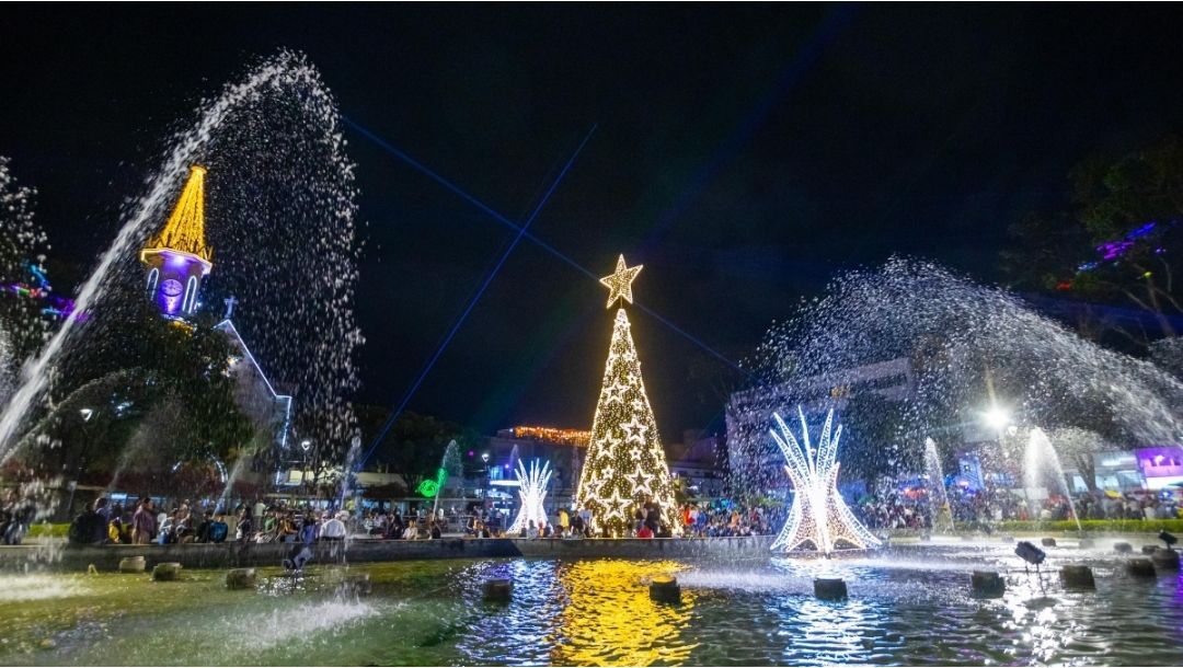 Imagen de Tal como lo prometió, el Alcalde Mauricio Salazar cumplió con el encendido del alumbrado navideño desde noviembre